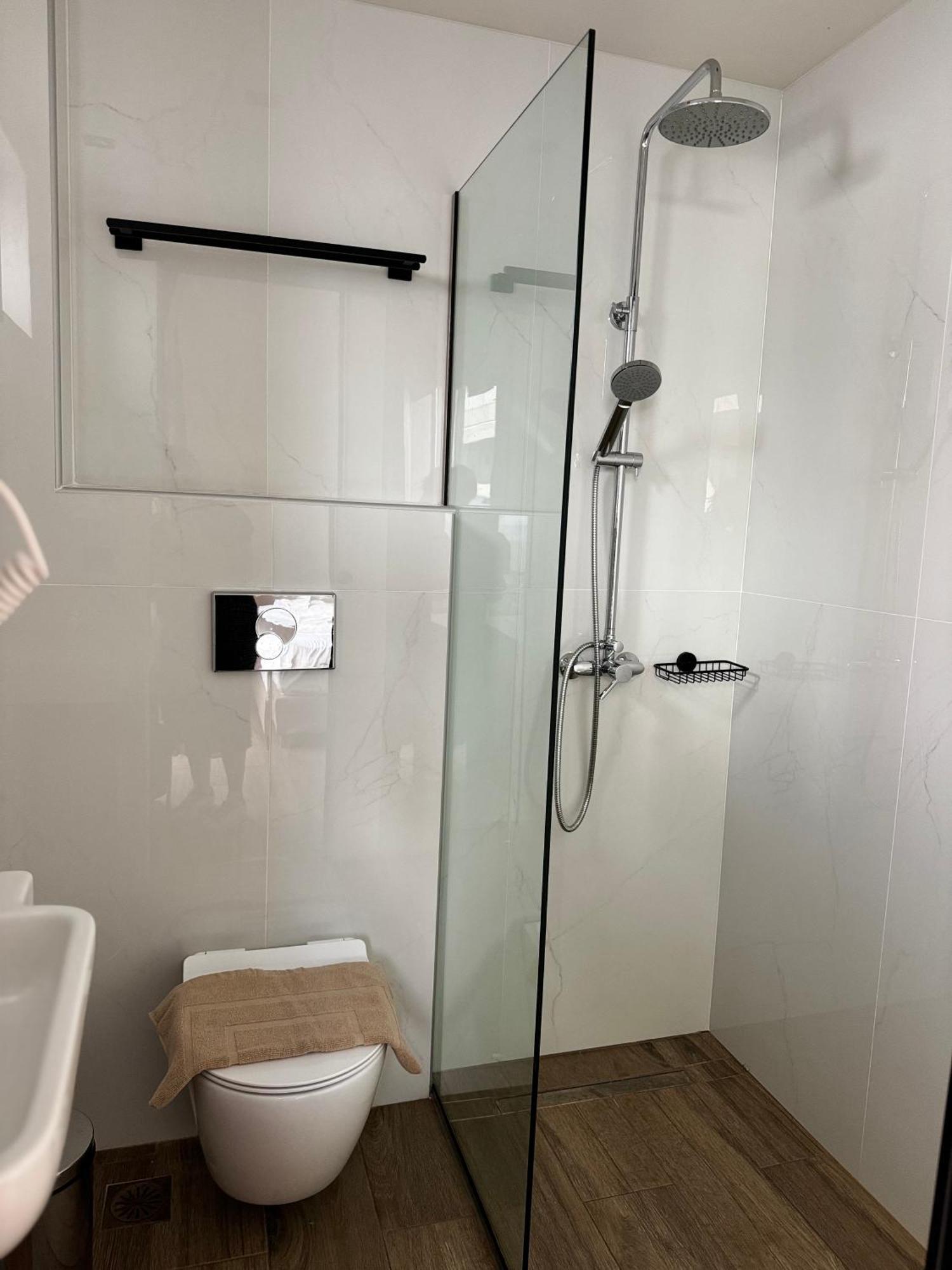 Lunar Hotel خيرسونِسوس المظهر الخارجي الصورة